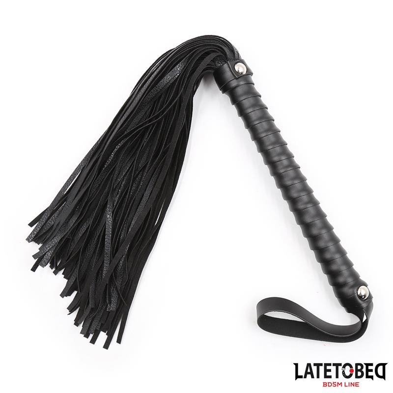 Textured Handle Flogger Black 485cm