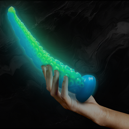 EPIC - SCYLLA FLUORESCENČNI TANEK ŠČEGETAVČEK DILDO VELIKE VELIKOSTI